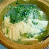 春菊、湯葉入り湯豆腐（ねぎポン酢たれ）